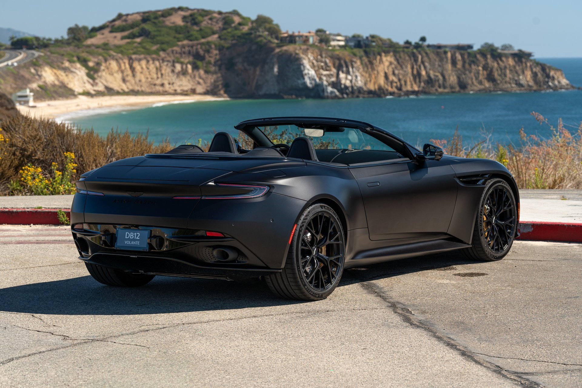 Used 2025 Aston Martin DB12 Convertible RWD image 5