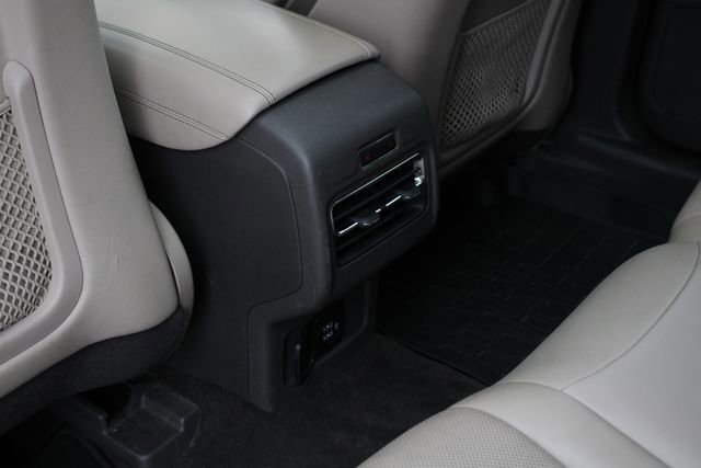 Used 2020 Lincoln Corsair Reserve w/ Equipment Group 201A image 24