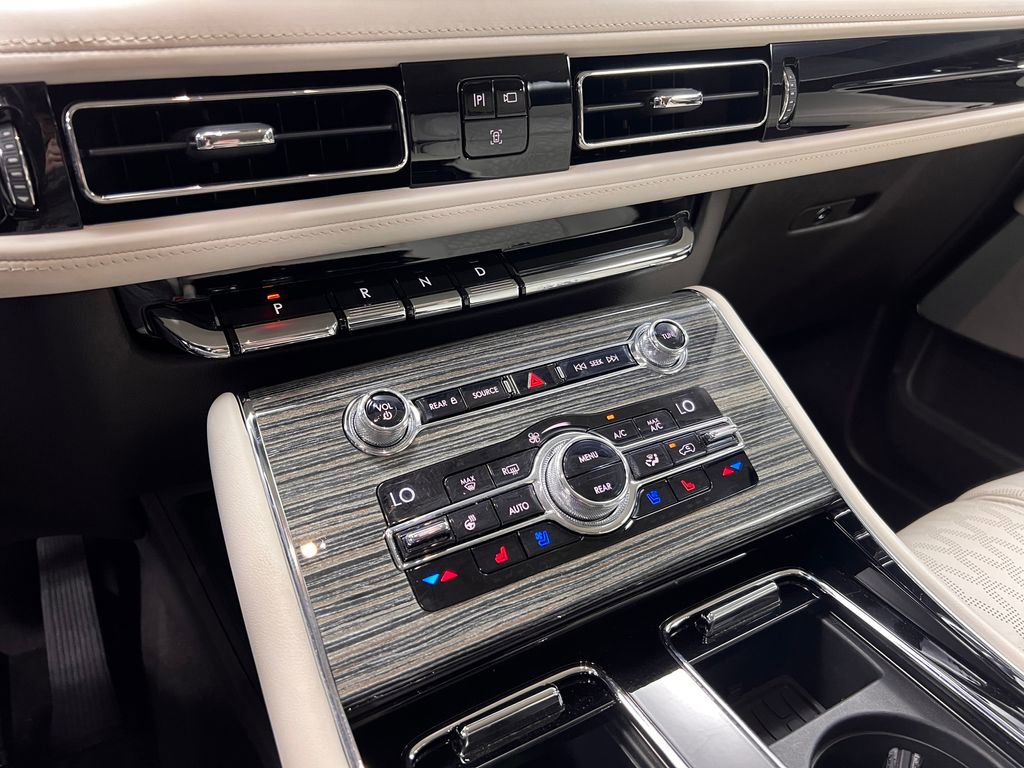 Used 2020 Lincoln Aviator Black Label AWD/4WD image 9