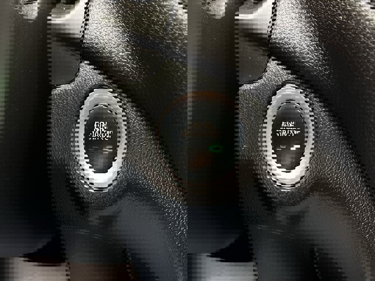 Used 2018 Chevrolet Equinox LT image 18