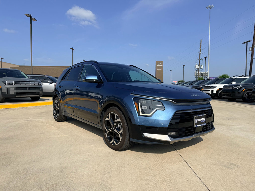 Used 2023 Kia Niro SX Touring FWD image 4