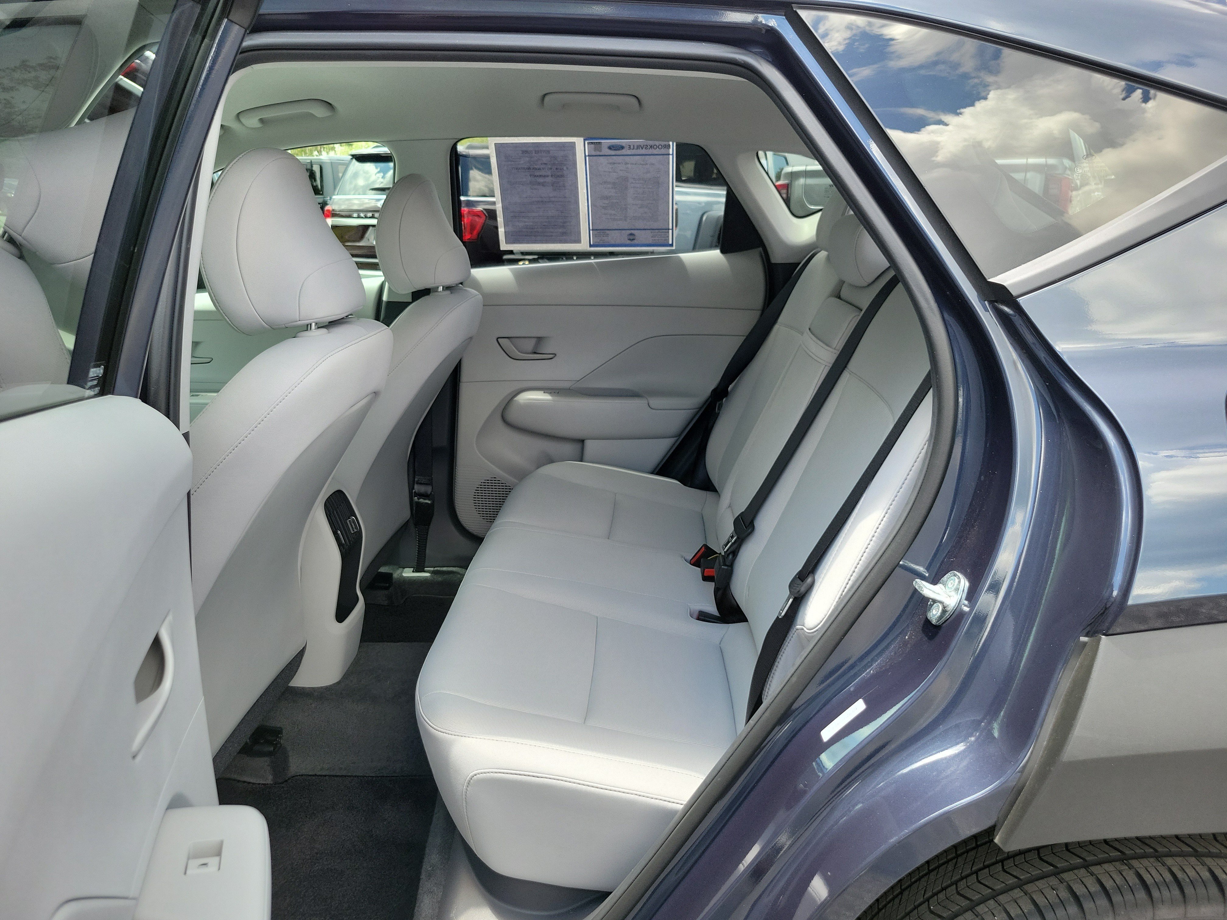 Used 2025 Hyundai Kona SEL FWD image 25