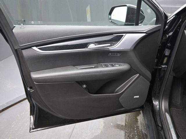 Certified 2025 Cadillac XT5 Premium Luxury image 12