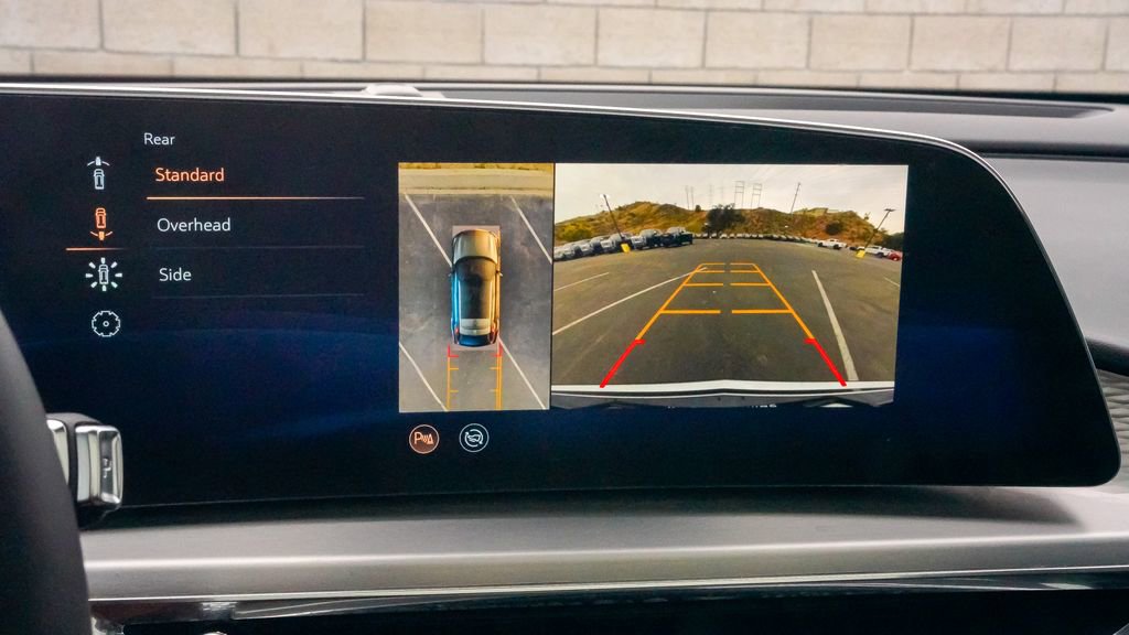 Certified 2025 Cadillac Lyriq Luxury image 27