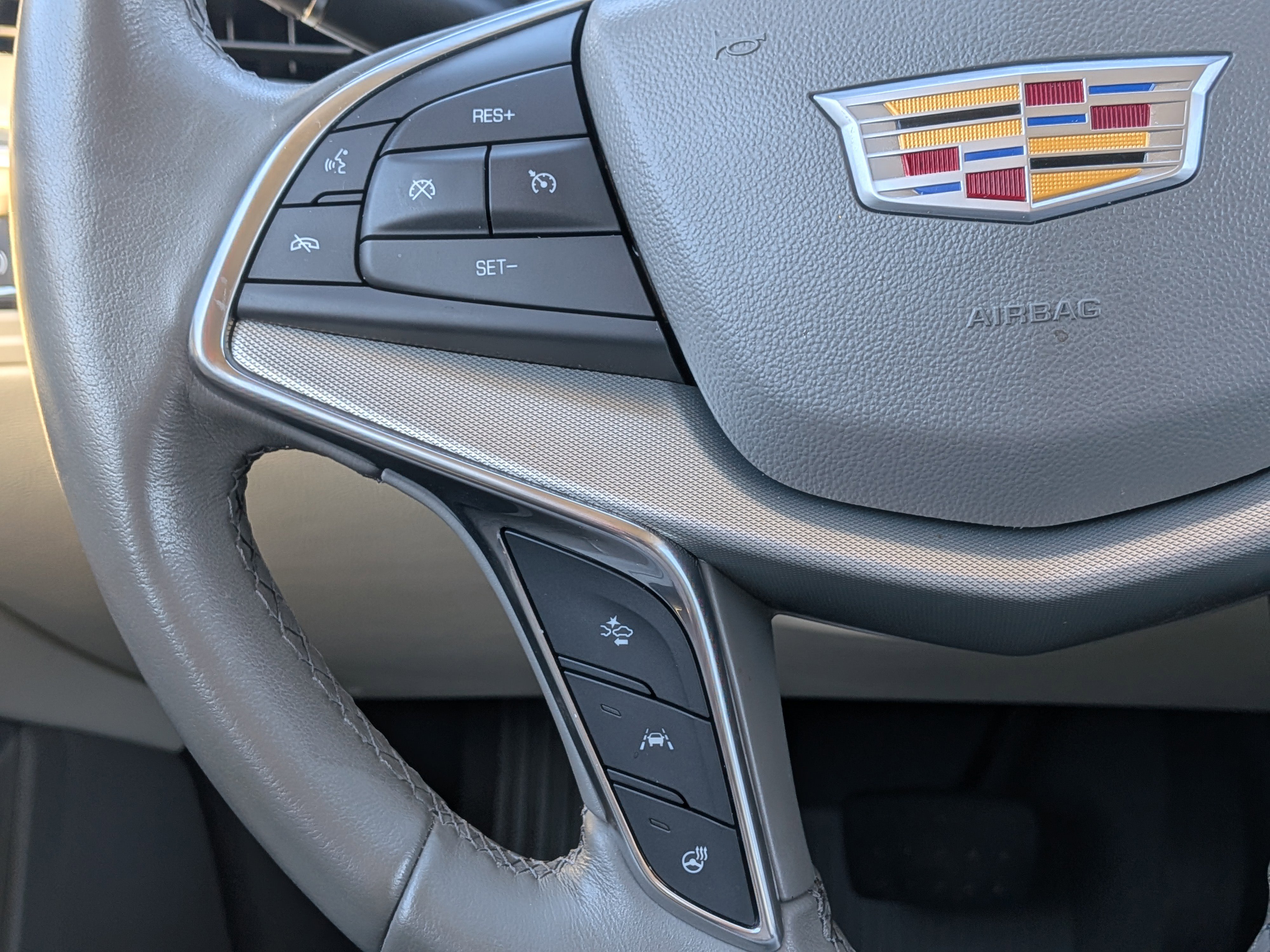 Certified 2022 Cadillac XT5 Premium Luxury image 23