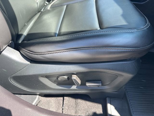 Used 2022 Ford Explorer XLT w/ Equipment Group 202A image 22