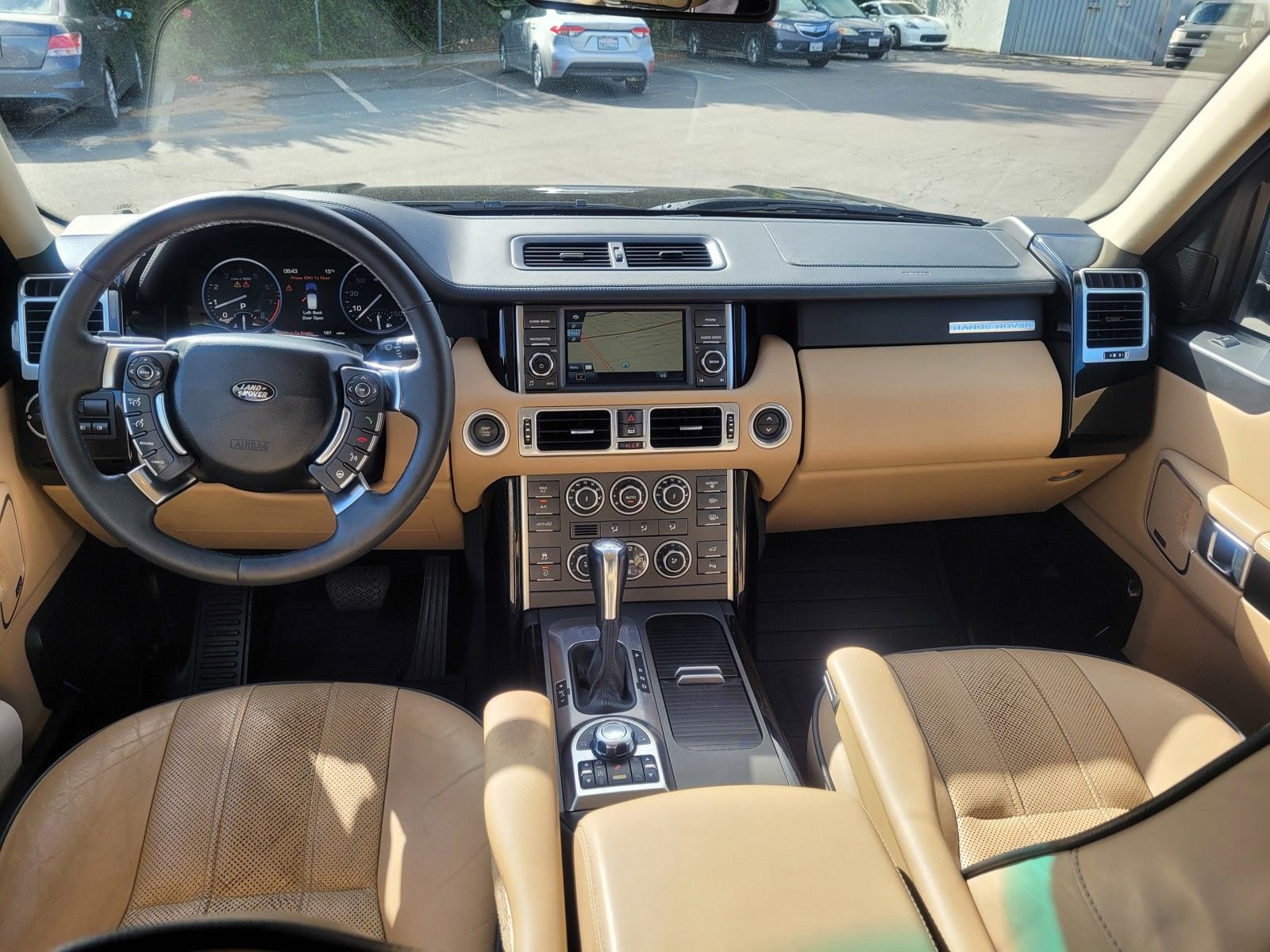 Used 2011 Land Rover Range Rover HSE LUX image 12