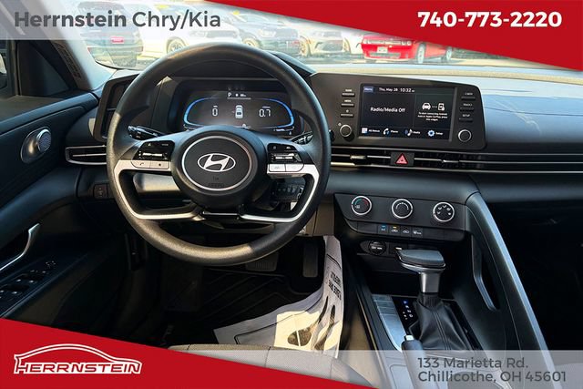 Used 2024 Hyundai Elantra SE FWD image 6