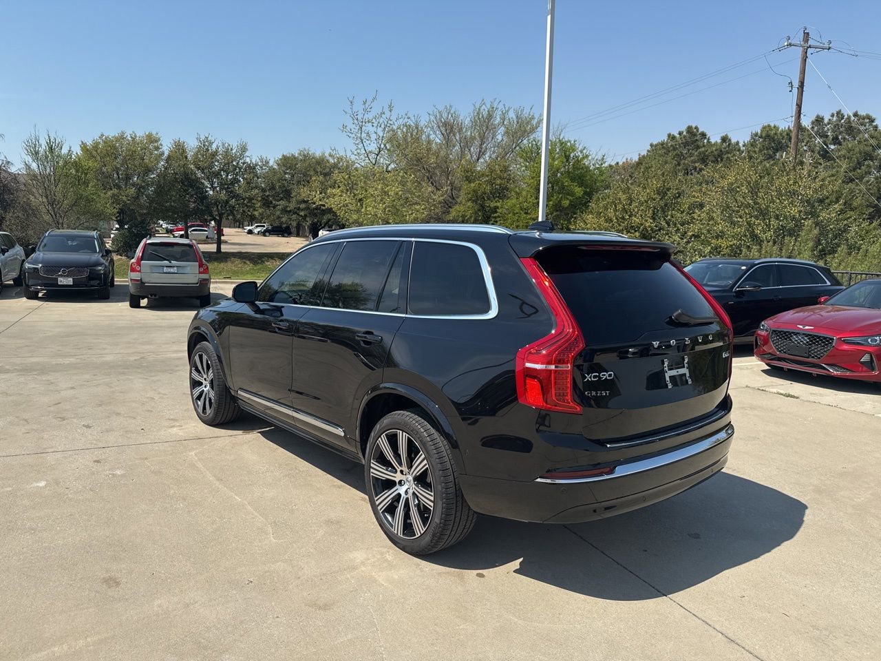 Used 2025 Volvo XC90 B6 Ultra w/ Lounge Package image 7