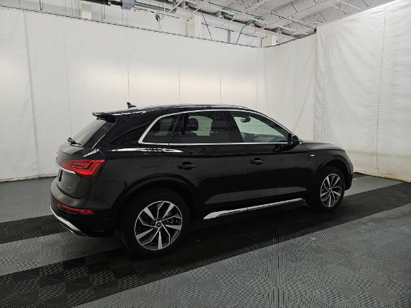 Used 2023 Audi Q5 2.0T Premium Plus w/ Premium Plus Package AWD/4WD image 6