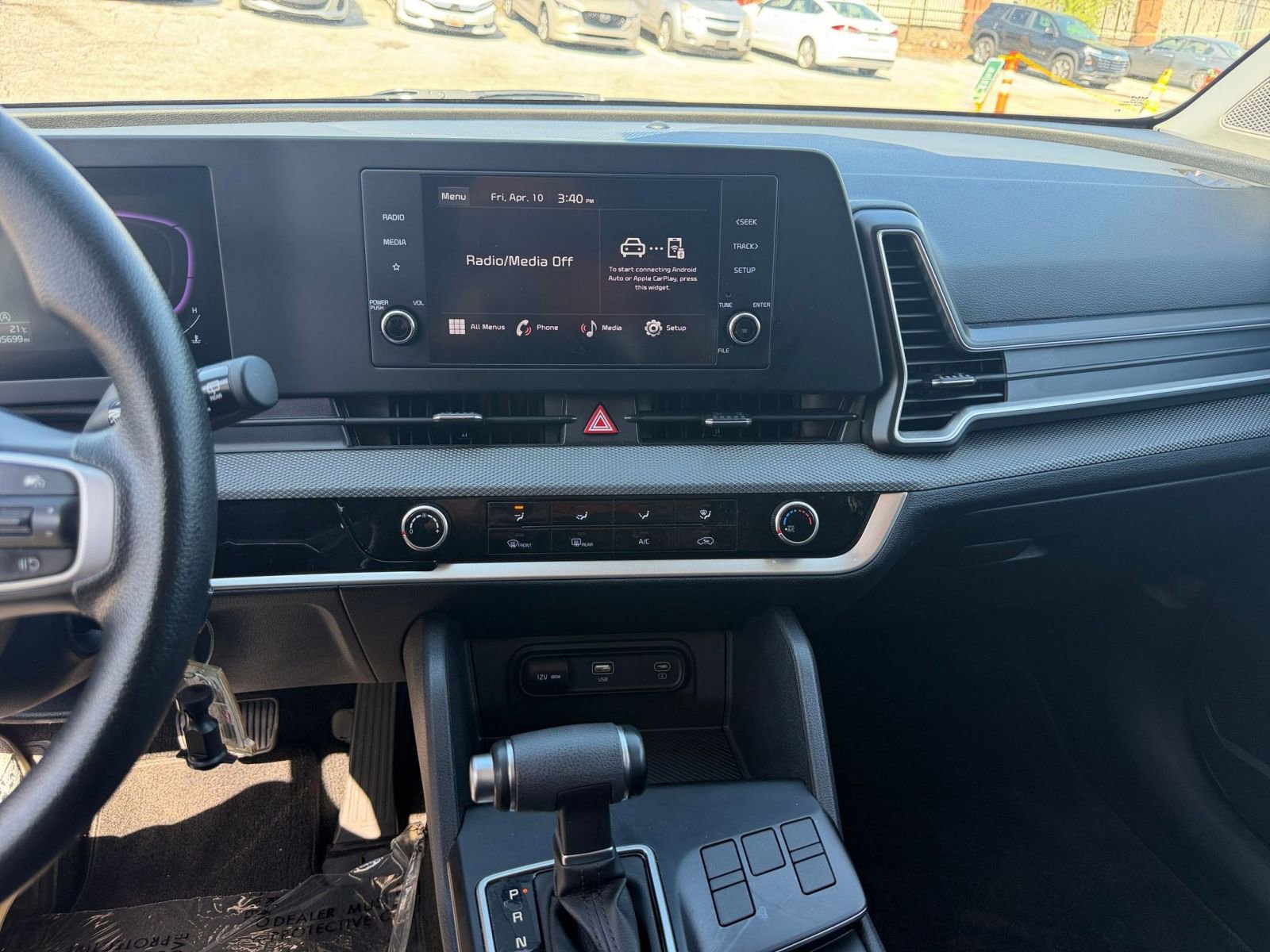 Used 2025 Kia Sportage LX image 17