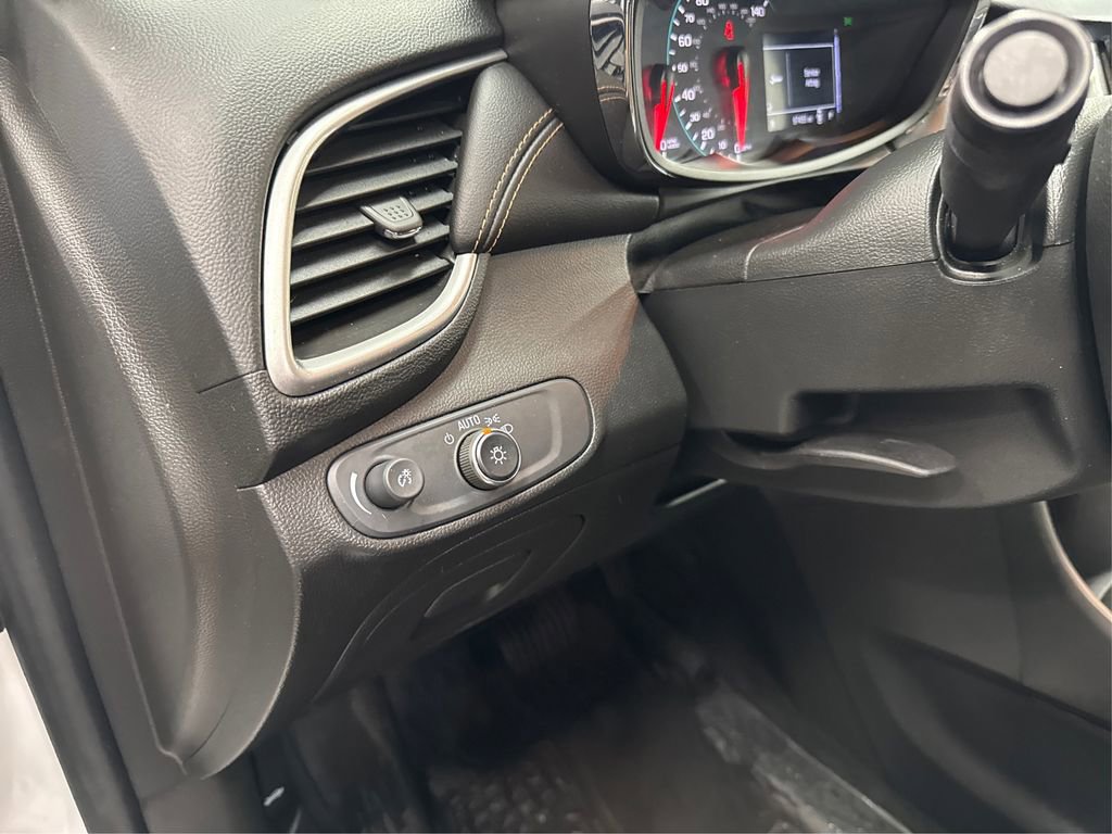 Used 2018 Chevrolet Trax LS AWD/4WD image 33