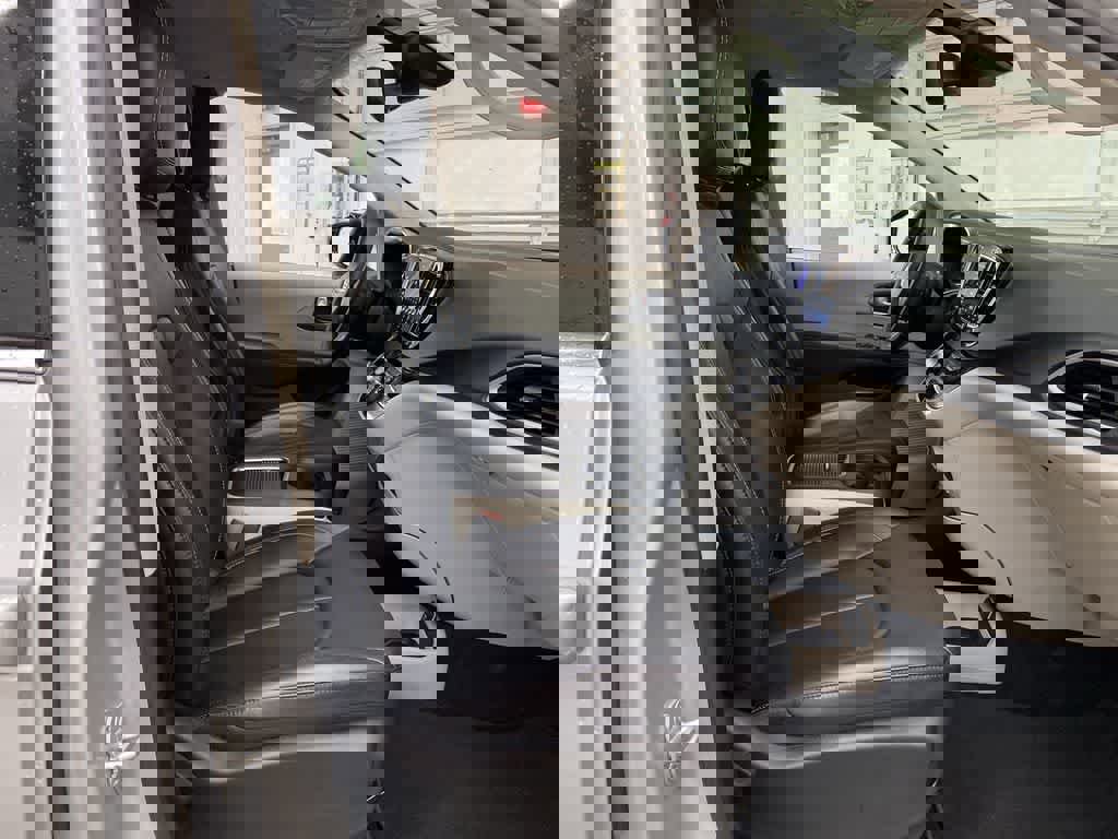 Used 2024 Chrysler Pacifica Touring-L image 18