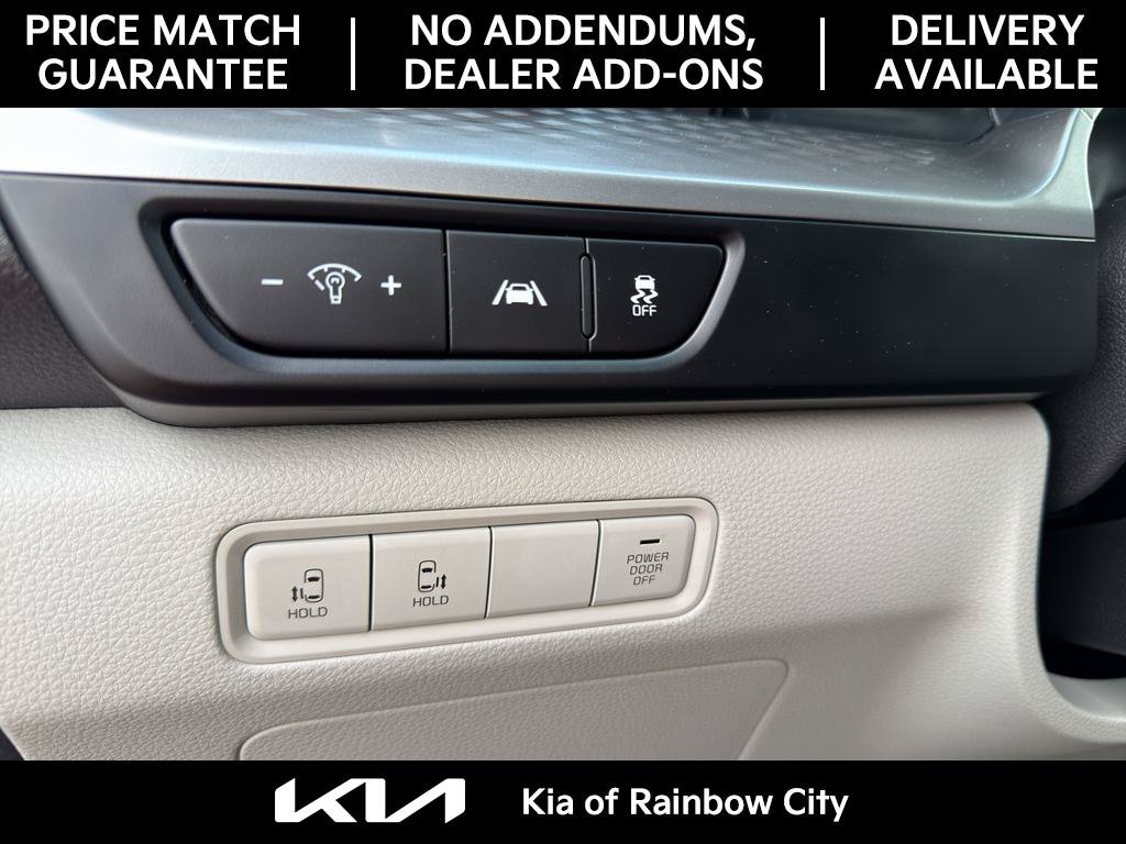 Used 2024 Kia Carnival LX FWD image 21