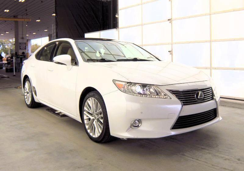 Used 2015 Lexus ES 350 w/ Ultra Luxury Package image 4