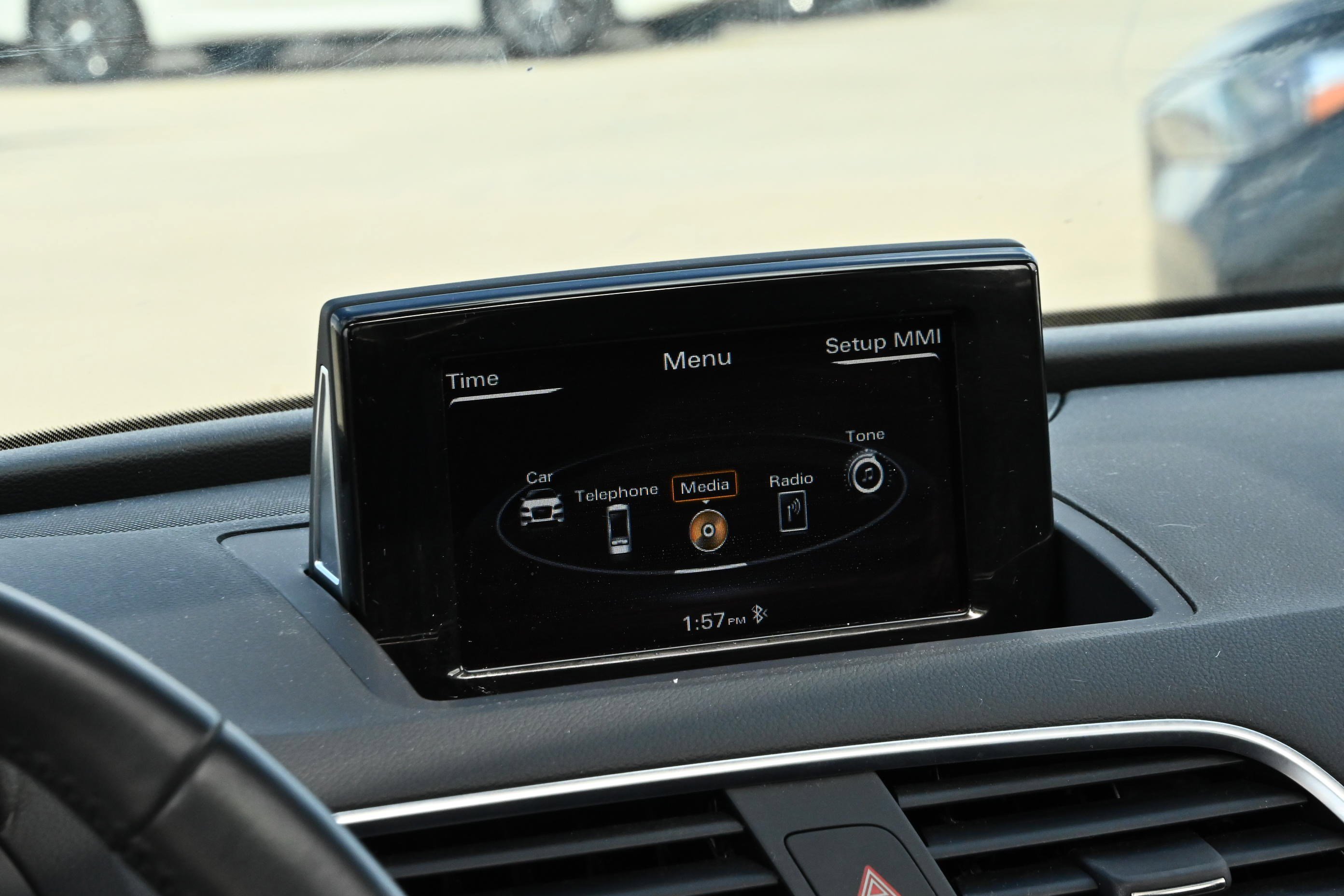 Used 2018 Audi Q3 2.0T Premium w/ Convenience Package image 23