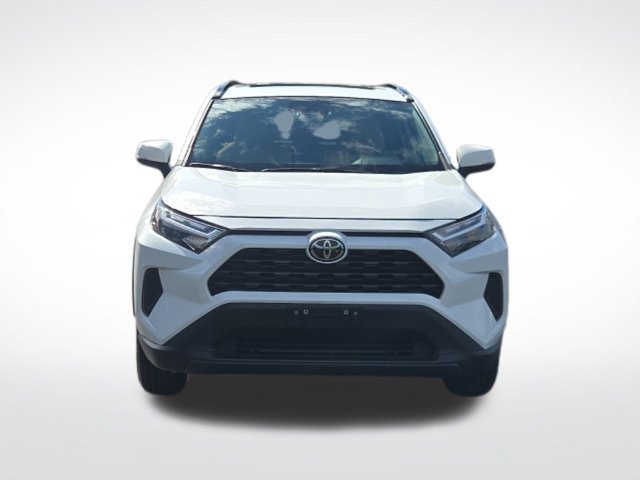 Used 2022 Toyota RAV4 XLE w/ Convenience Package AWD/4WD image 4