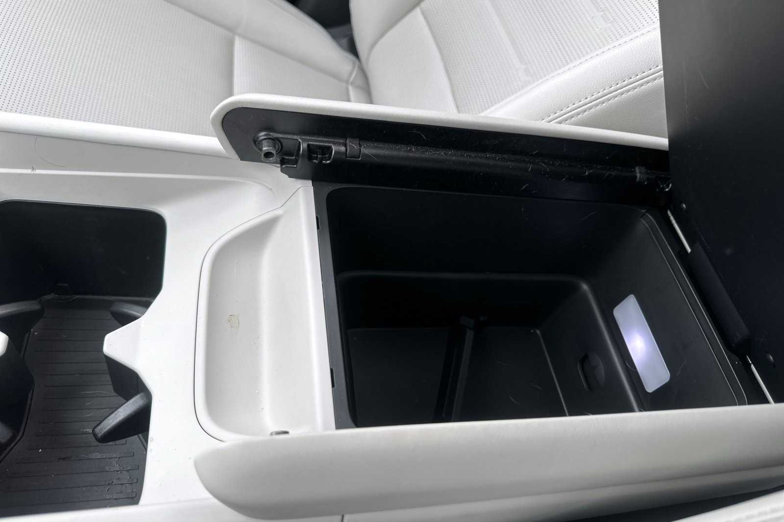 Used 2025 Hyundai Santa Fe Limited image 32