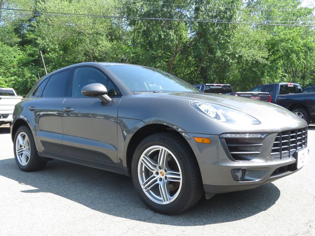 Used 2017 Porsche Macan AWD/4WD image 3