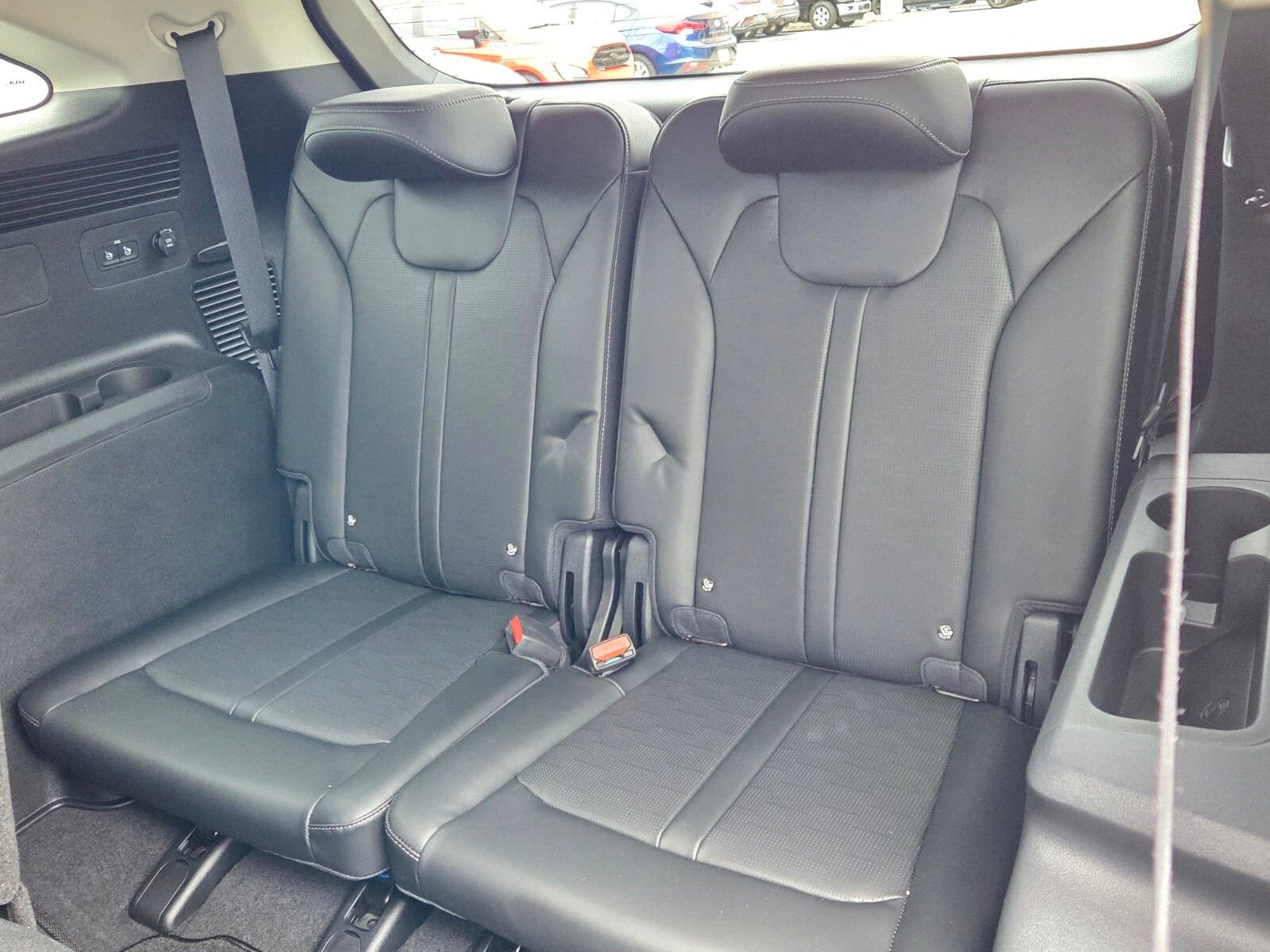 Used 2025 Kia Sorento S image 9