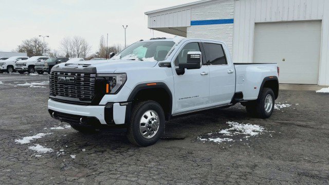New 2026 GMC Sierra 3500 Denali Ultimate image 4