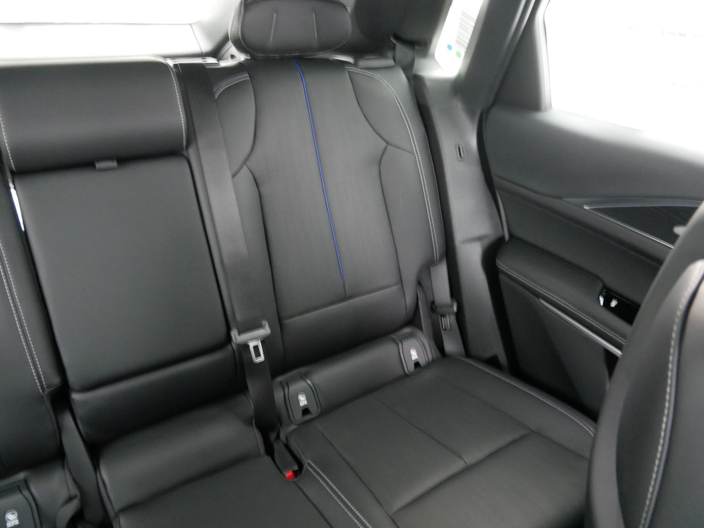 Used 2026 Cadillac Lyriq Premium Sport w/ LPO, Floor Liner Package AWD/4WD image 12