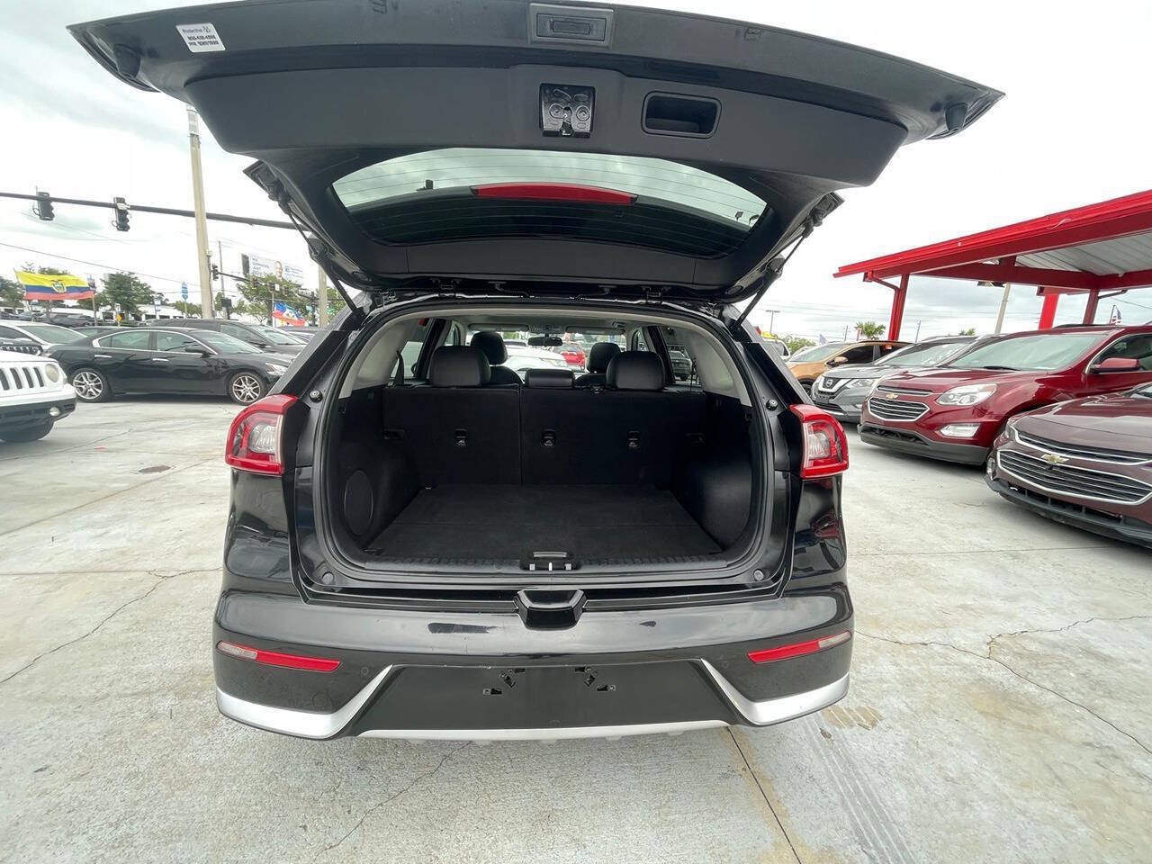 Used 2017 Kia Niro Touring FWD image 14