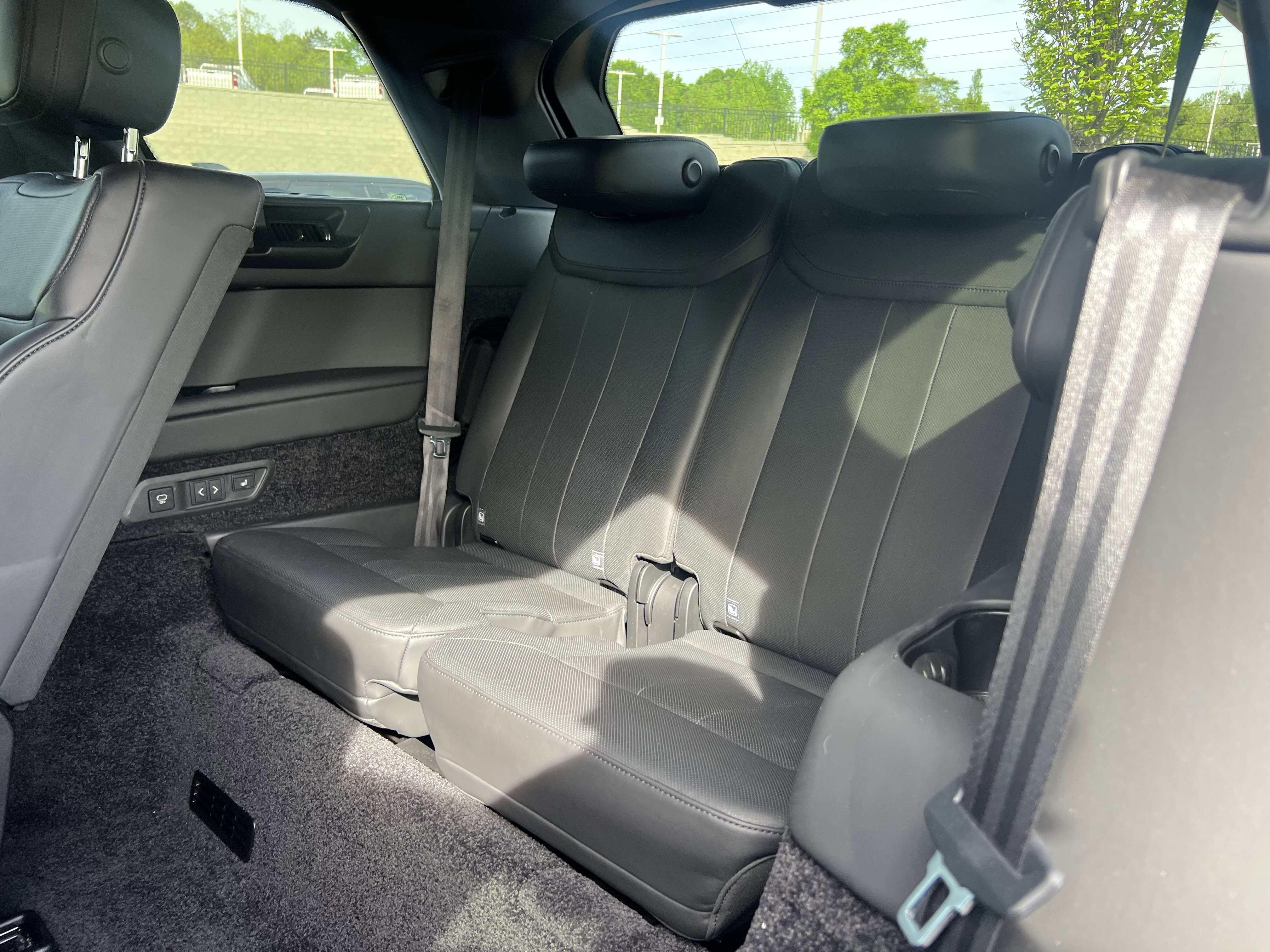 Certified 2024 Land Rover Range Rover Long Wheelbase SE image 33