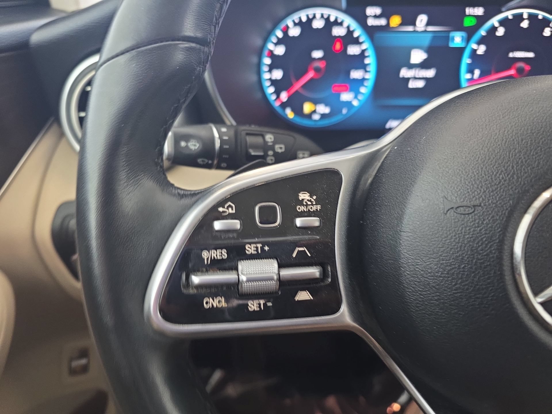 Used 2021 Mercedes-Benz GLC 300 4MATIC image 17