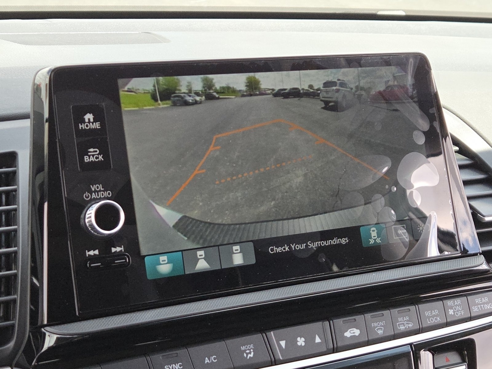 New 2026 Honda Odyssey Touring image 10