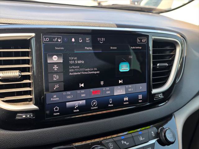 Certified 2024 Chrysler Pacifica Touring-L FWD image 26