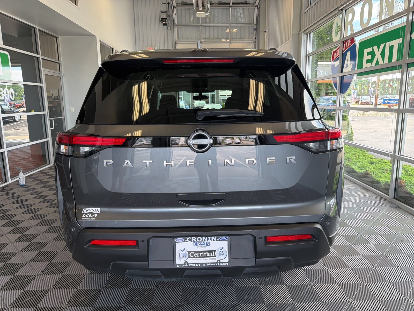 Used 2025 Nissan Pathfinder SV FWD image 5