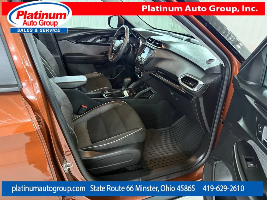 Used 2021 Chevrolet TrailBlazer LT FWD image 38