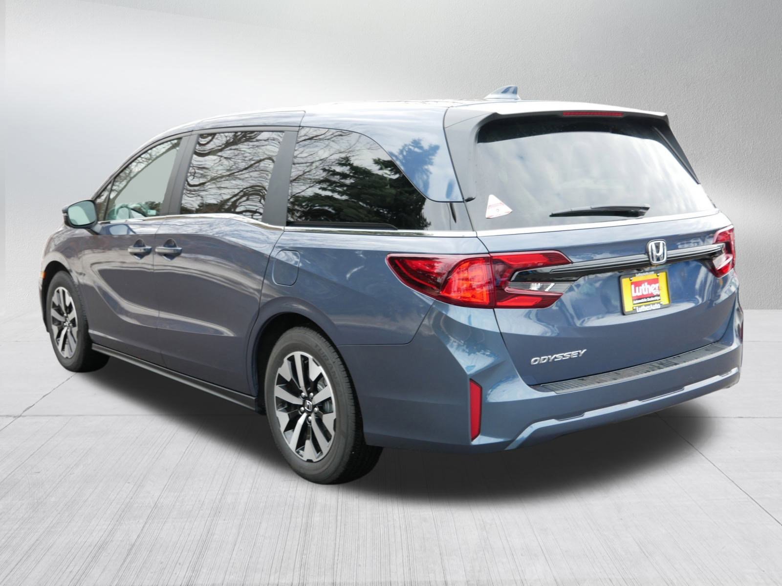 Certified 2026 Honda Odyssey EX-L image 5