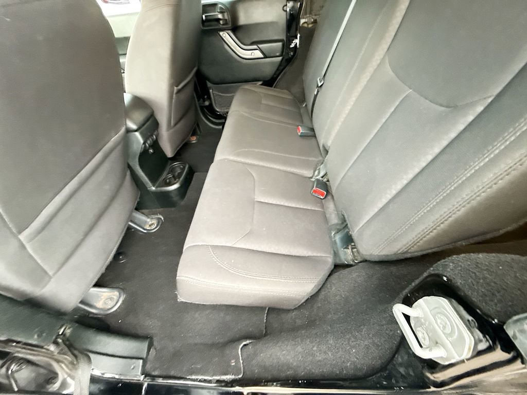 Used 2018 Jeep Wrangler Unlimited Sport S AWD/4WD image 27