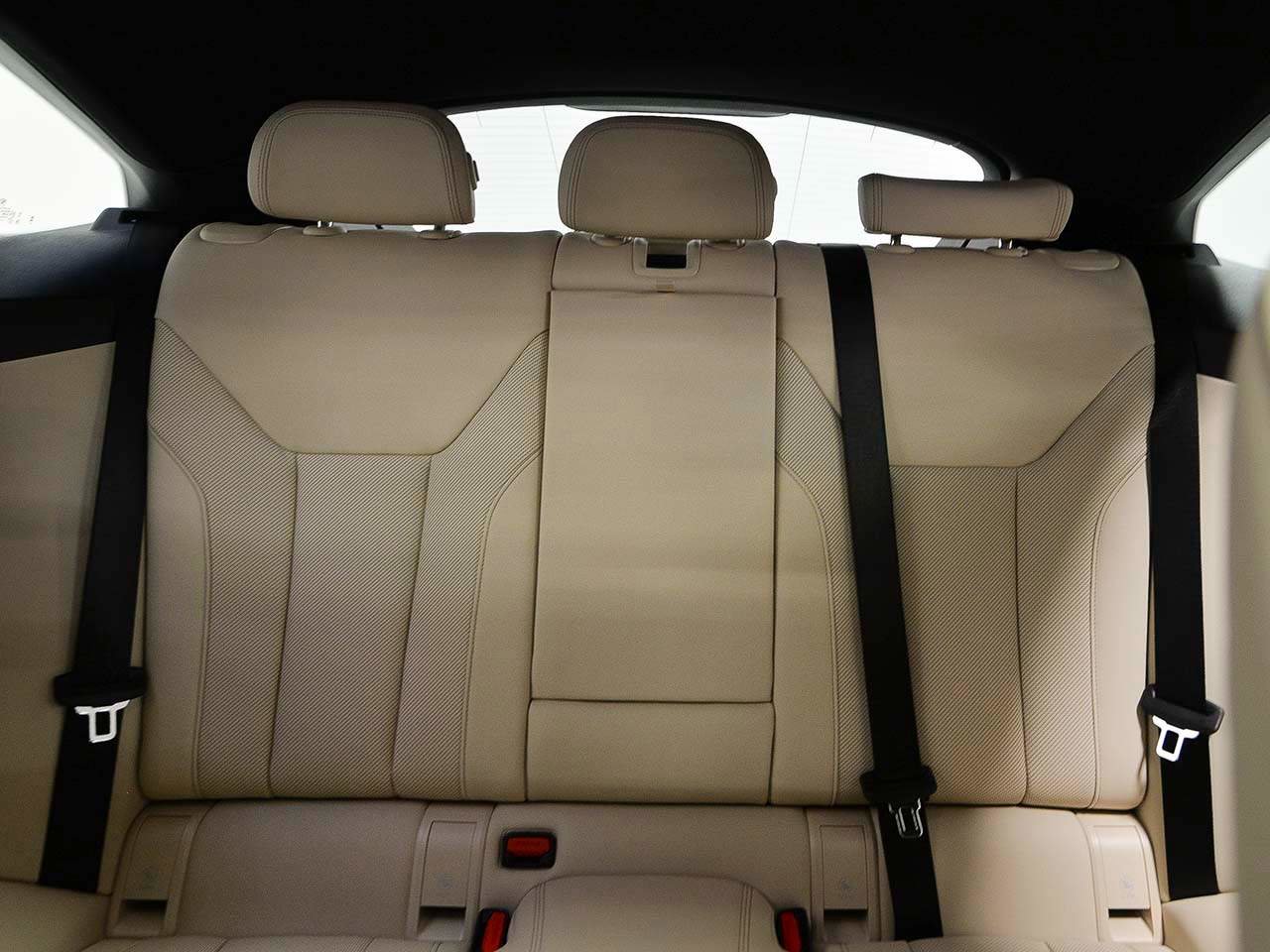 Certified 2025 BMW i4 eDrive40 w/ Parking Assistance Package image 9