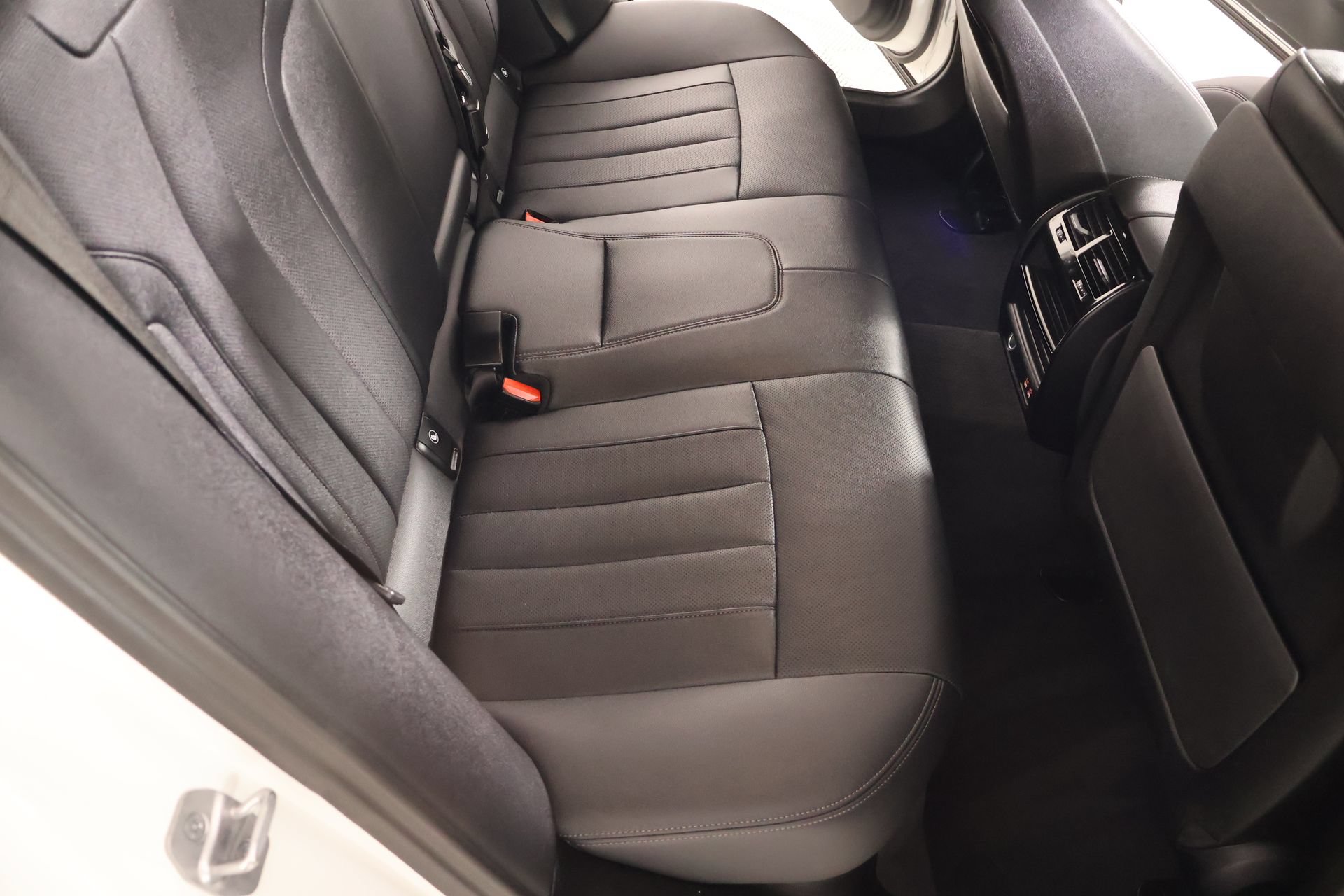 Used 2023 BMW 530i xDrive w/ M Sport Package AWD/4WD image 15