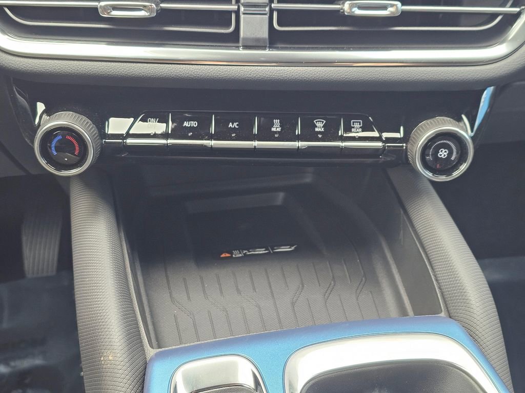 New 2026 Chevrolet Equinox EV LT image 31