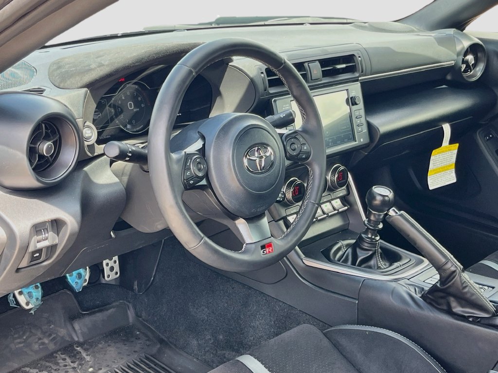 Used 2025 Toyota GR86 Premium w/ ALL Weather Mat Package (TMS) RWD image 9