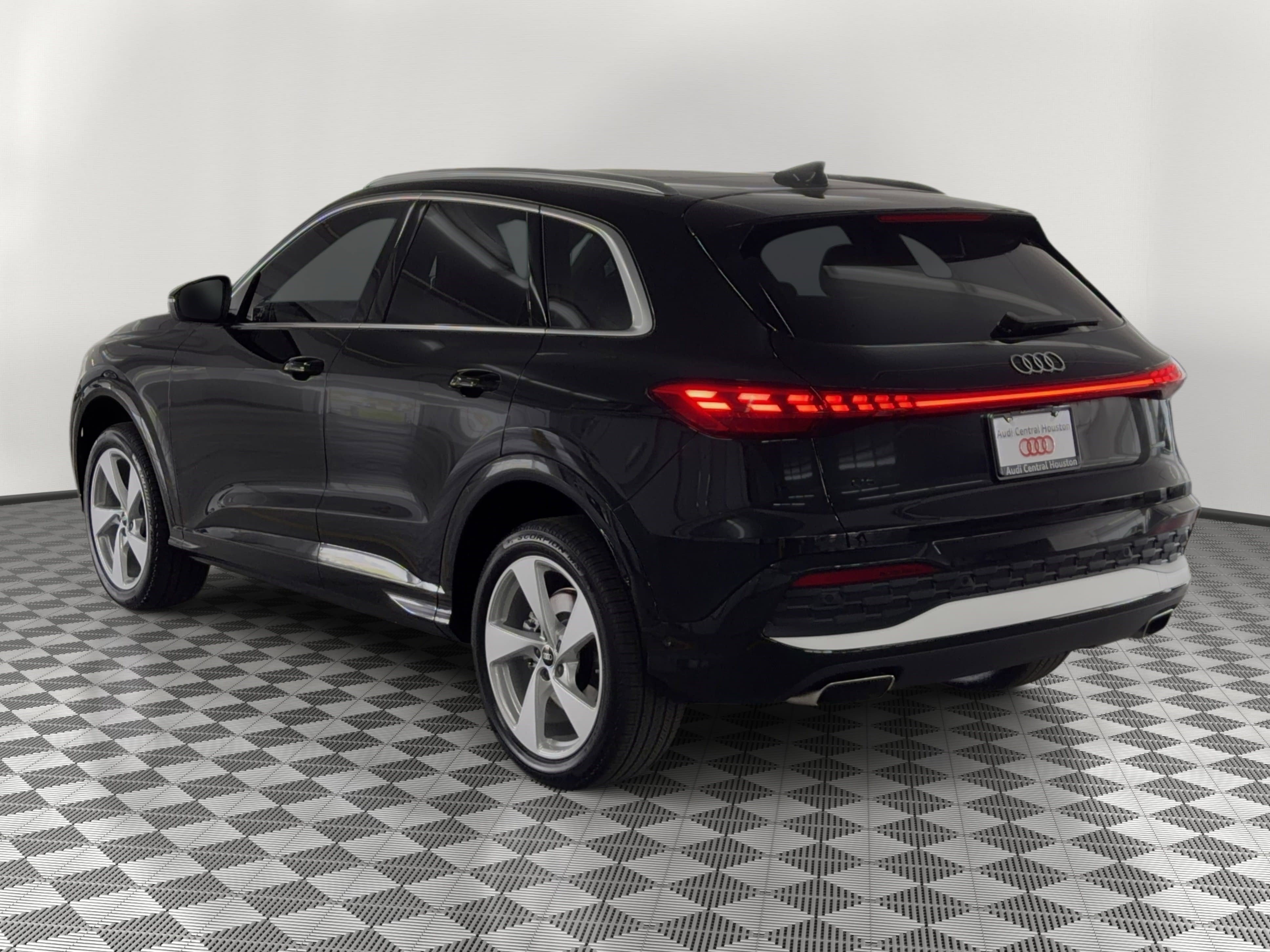 New 2026 Audi Q5 Premium Plus image 3