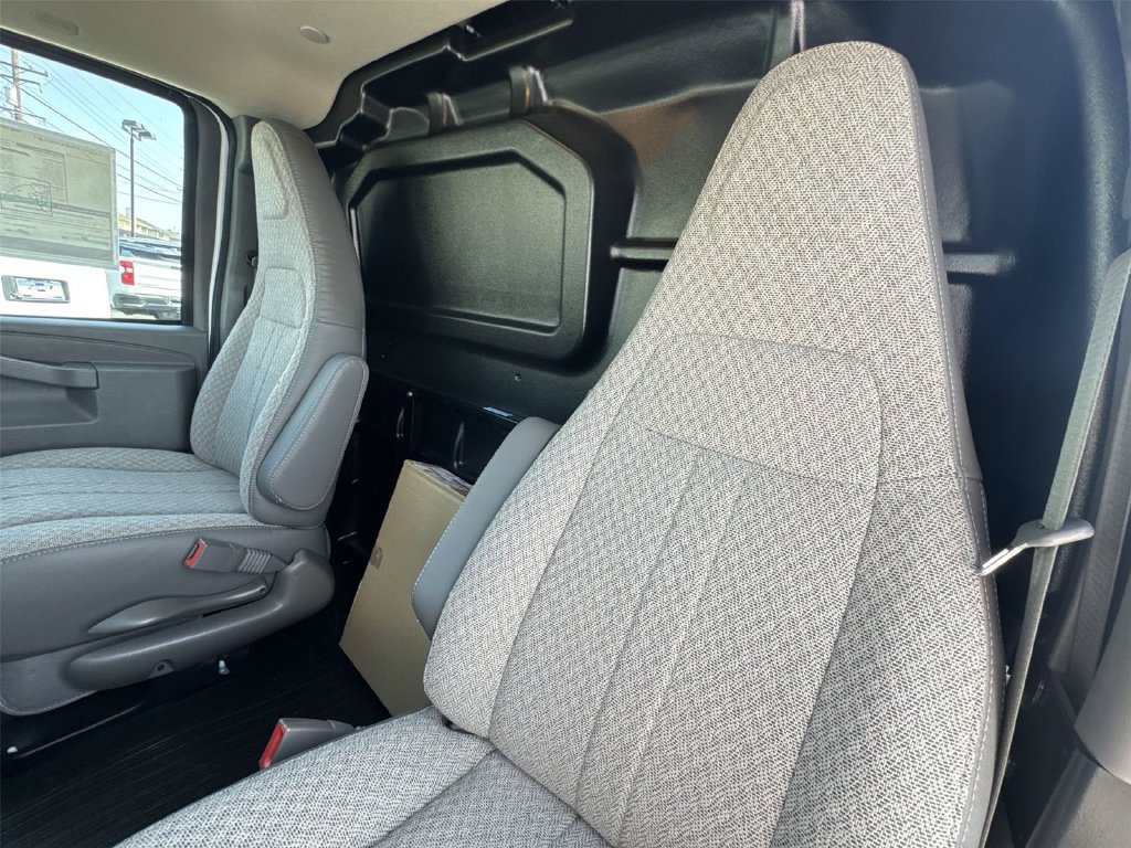 New 2026 Chevrolet Express 2500 w/ Driver Convenience Package RWD image 19