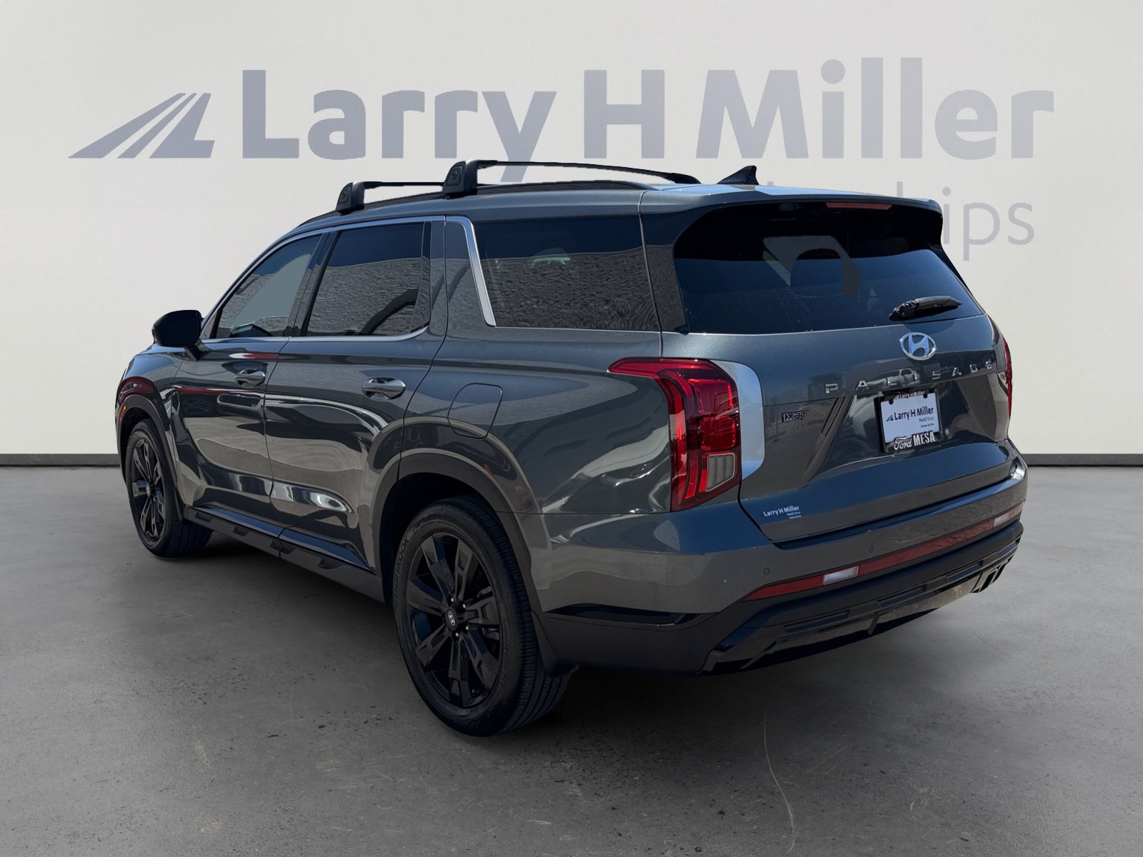 Used 2024 Hyundai Palisade XRT FWD image 3