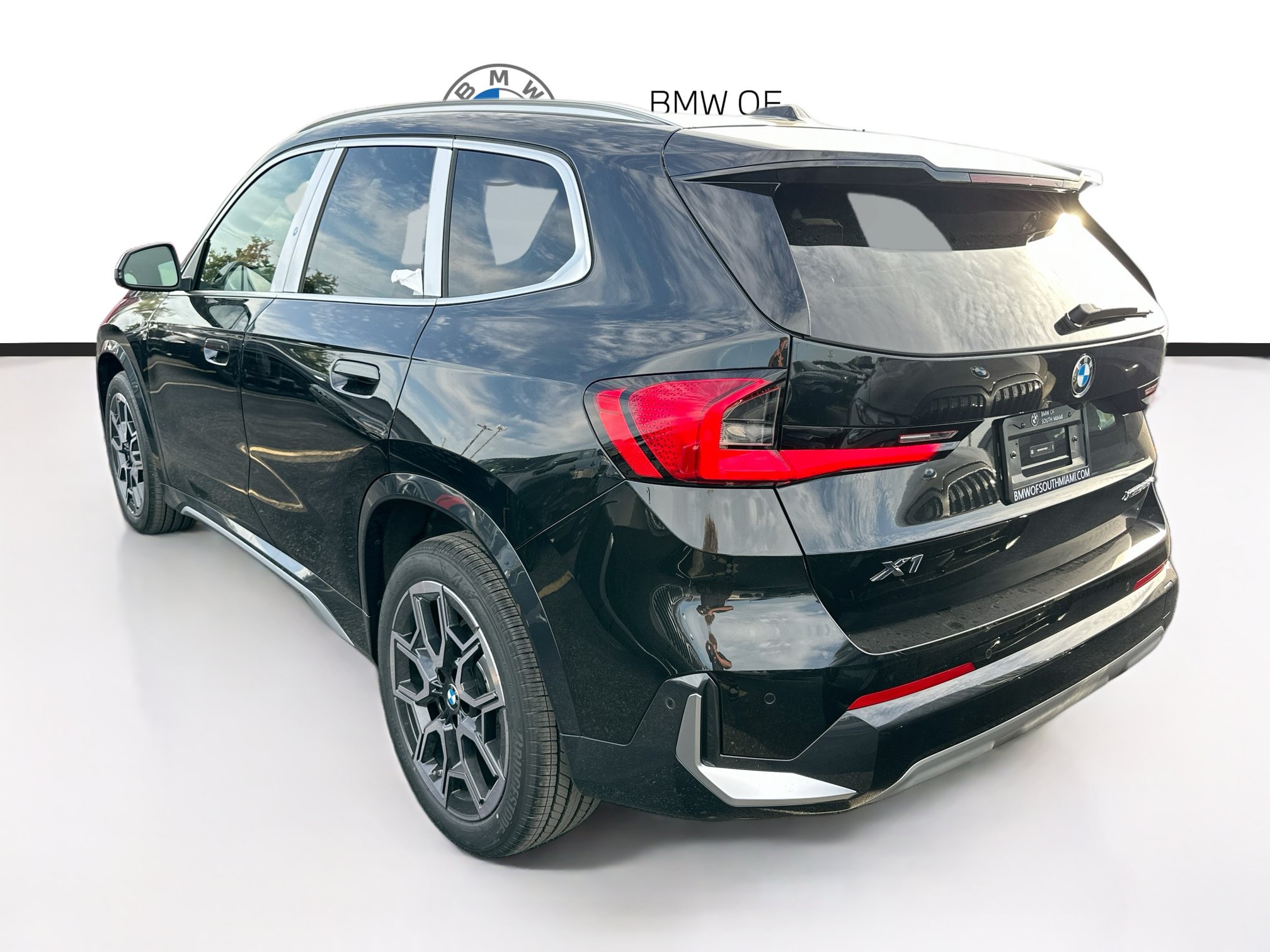 New 2026 BMW X1 xDrive28i w/ Technology Package AWD/4WD image 3
