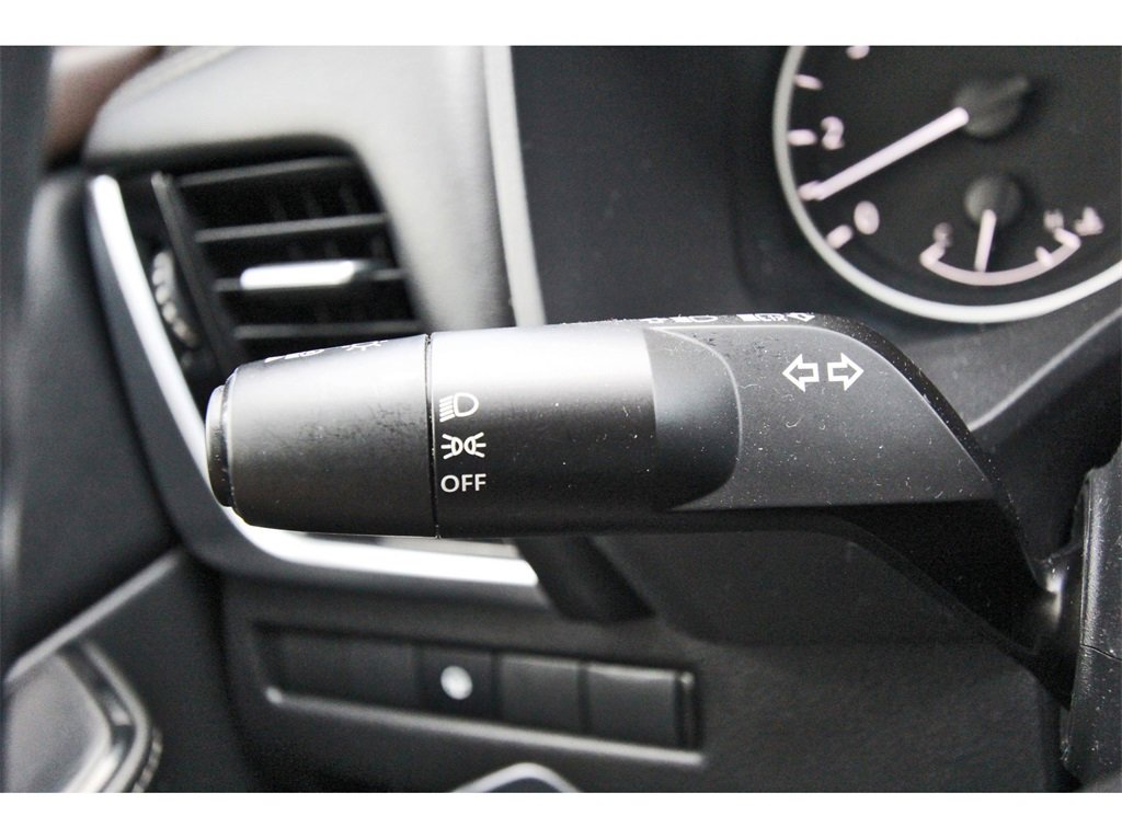 Used 2023 Nissan Rogue SL w/ SL Premium Package image 13