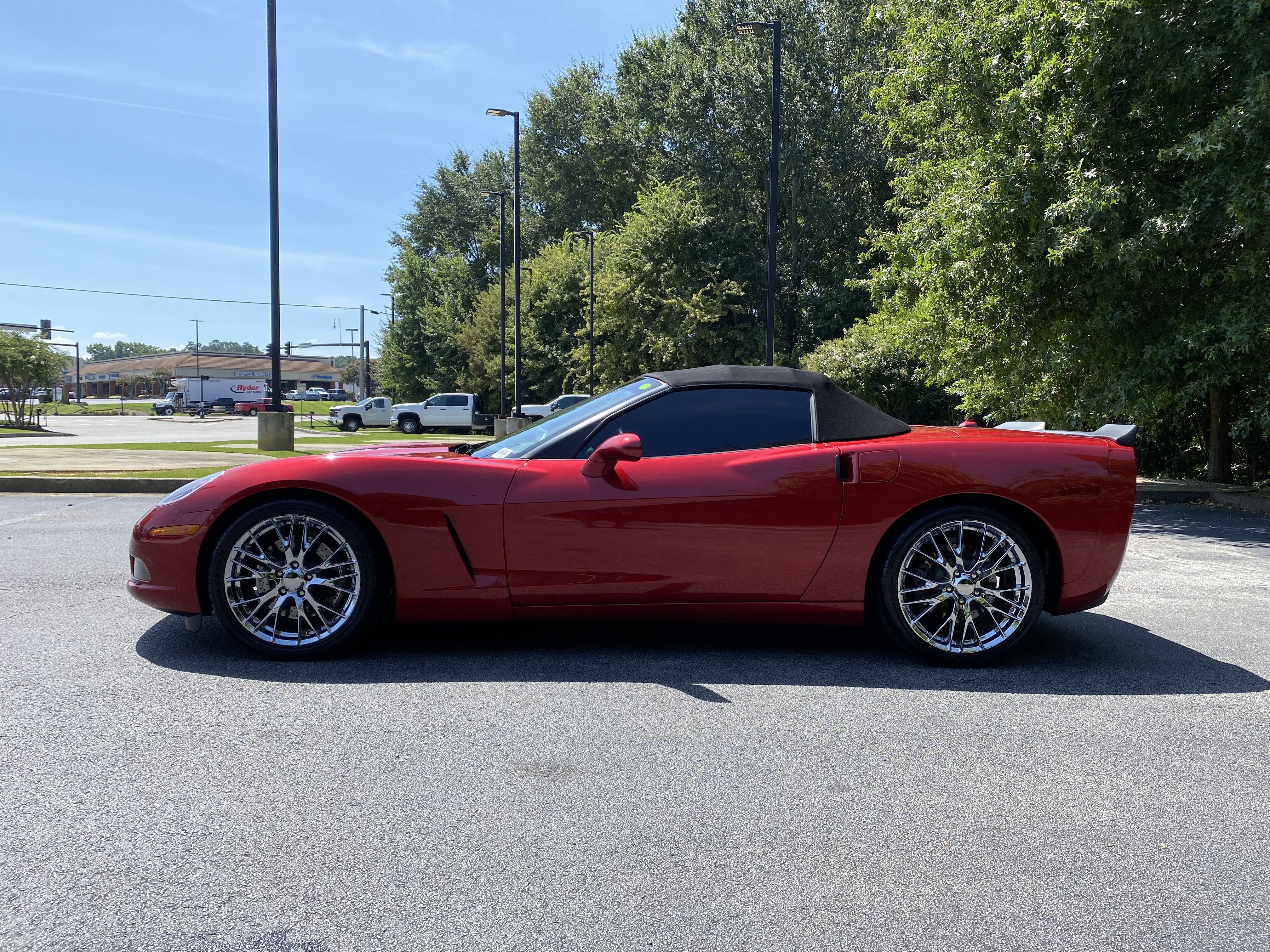 Used 2005 Chevrolet Corvette Convertible w/ Preferred Equipment Group RWD image 6