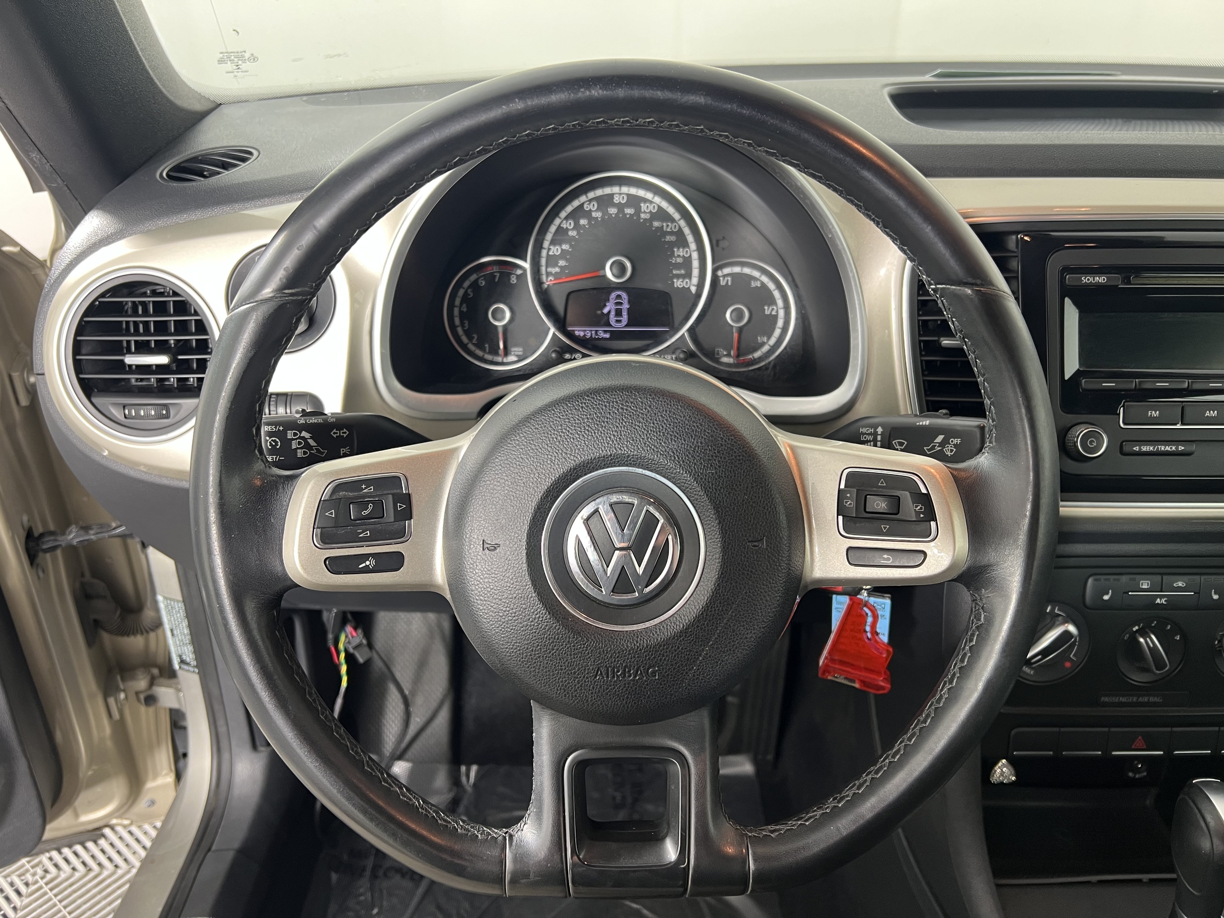 Used 2015 Volkswagen Beetle 1.8T FWD image 31