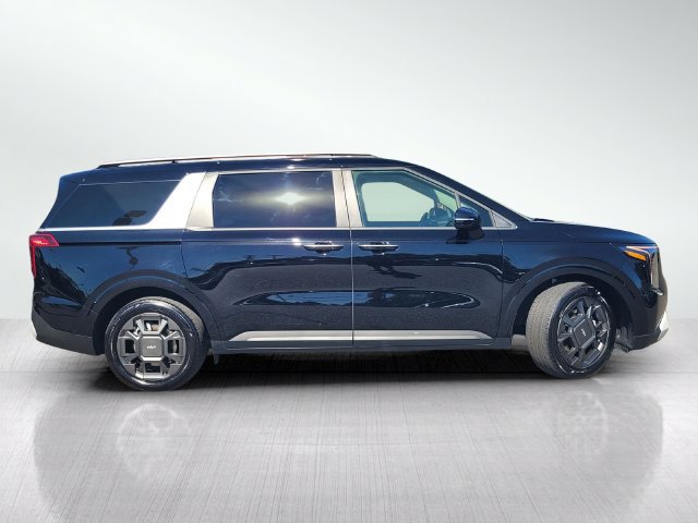 Used 2026 Kia Carnival EX FWD image 3