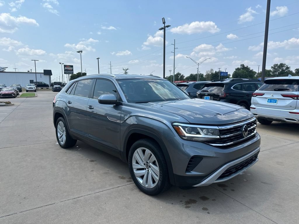 Used 2023 Volkswagen Atlas Cross Sport SE AWD/4WD image 3