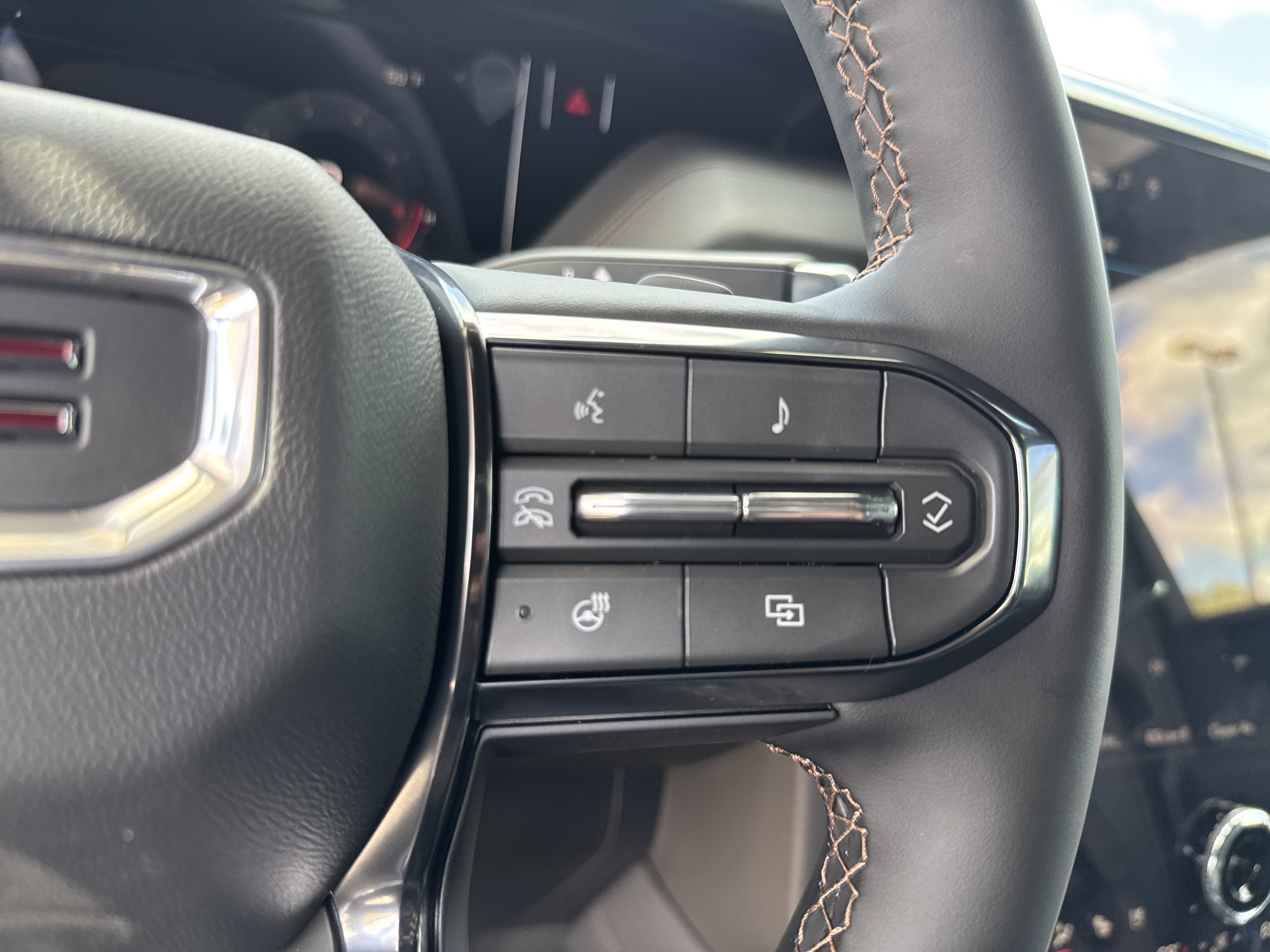 New 2026 GMC Yukon AT4 w/ AT4 Premium Plus Package image 20