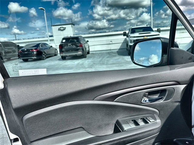 Used 2022 Honda Pilot Sport image 15